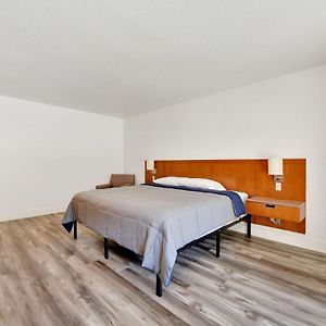Single Room Balcony